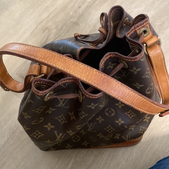 Louis Vuitton Noé Bag Authenticated - Picture 12 of 17